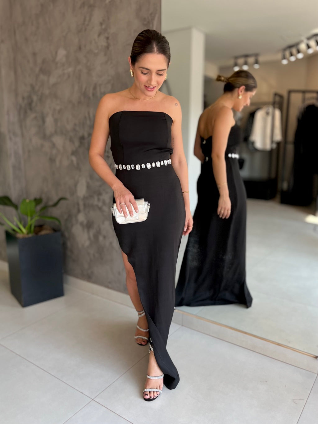 Vestido Feminino com Pedrarias de Festa