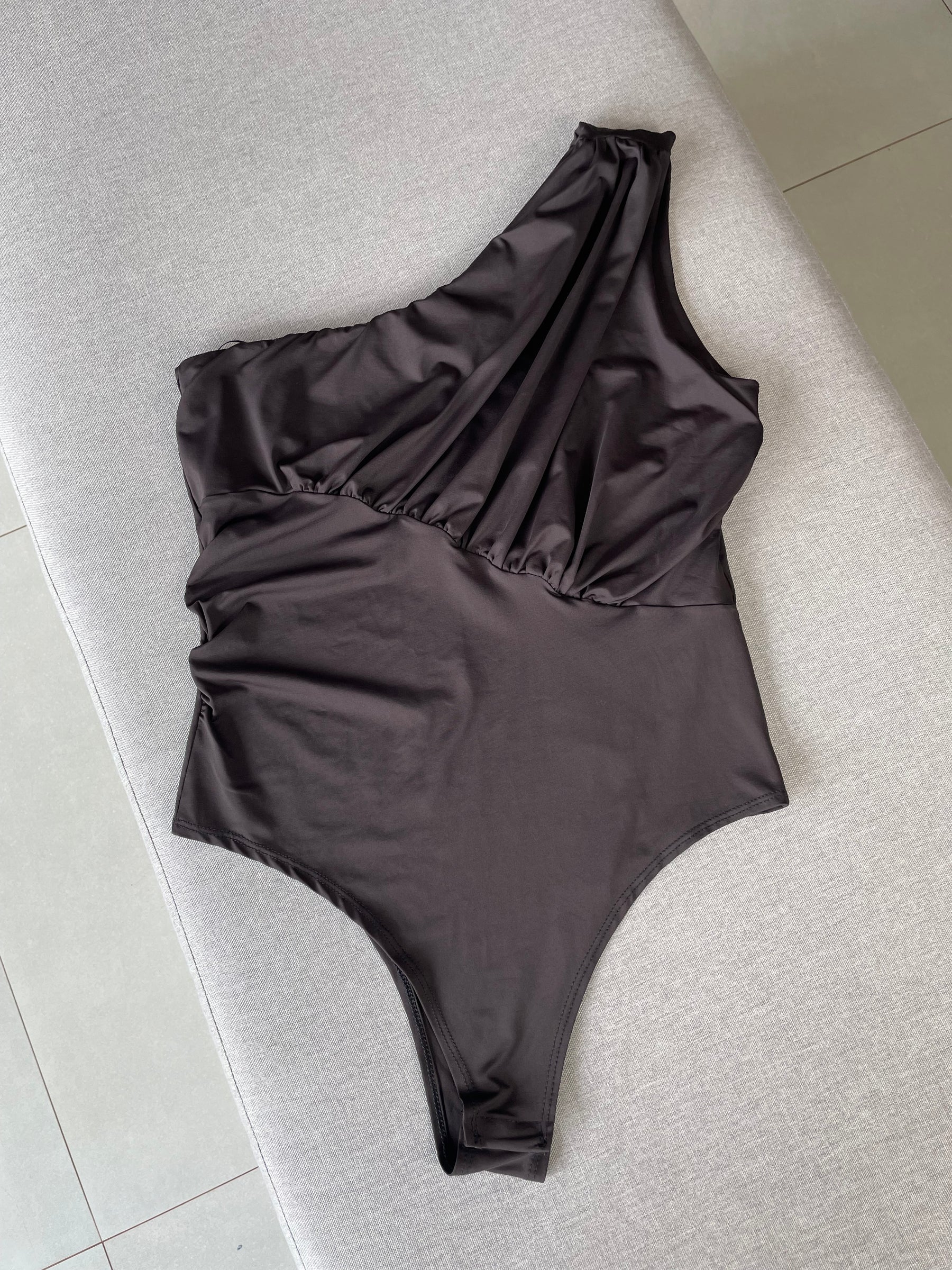 Body Ombro Único Darling Choc - Yeskla