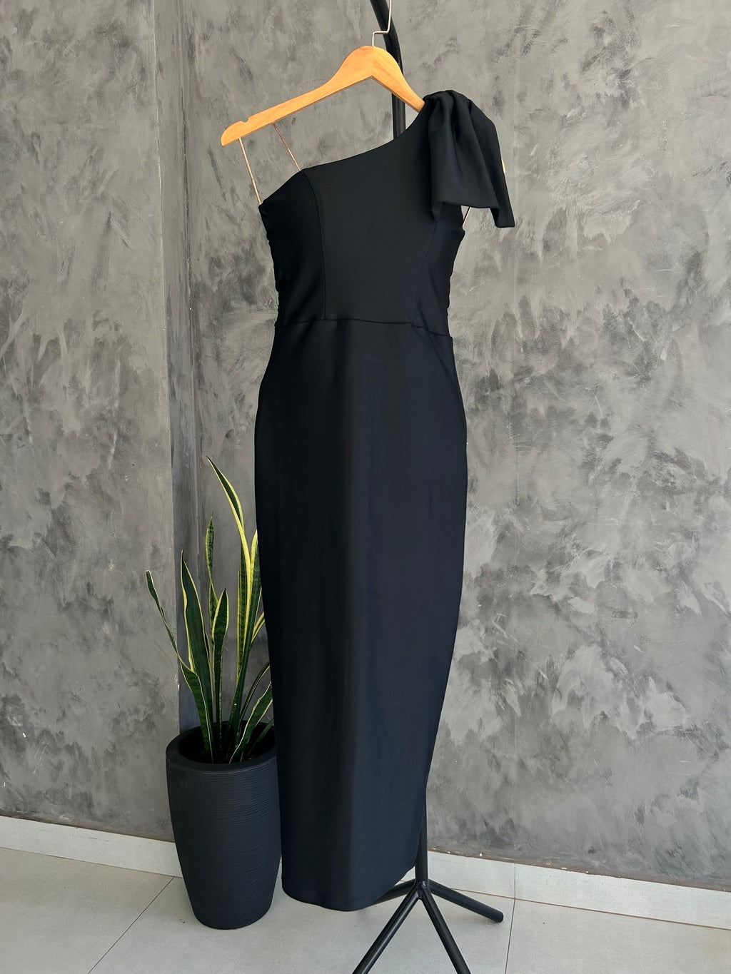 Vestido Feminino Midi Social Laço com Cauda