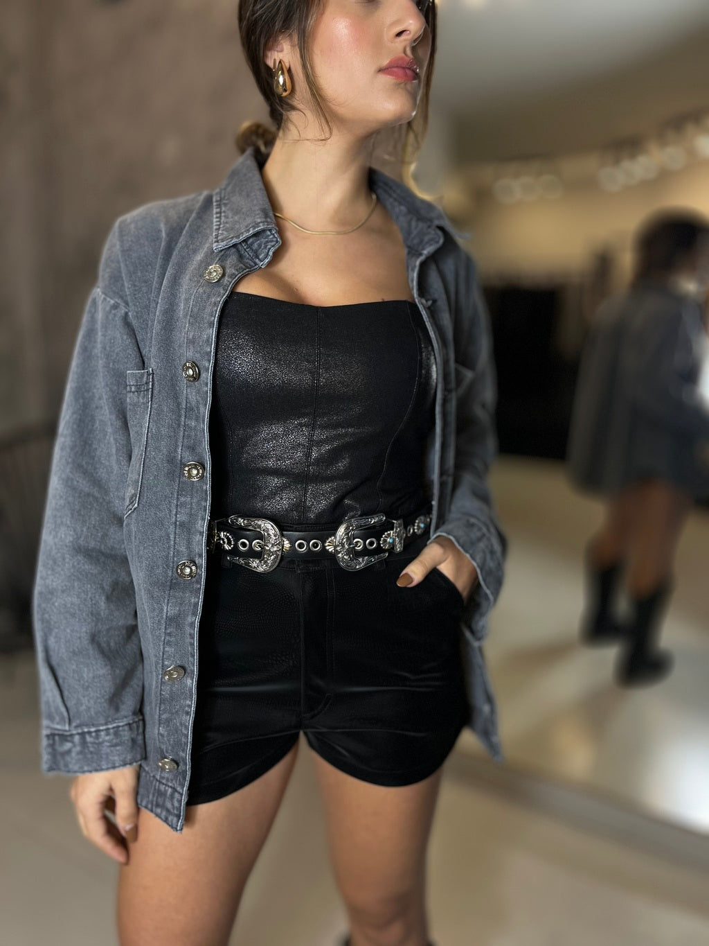 Shorts couro em veludo