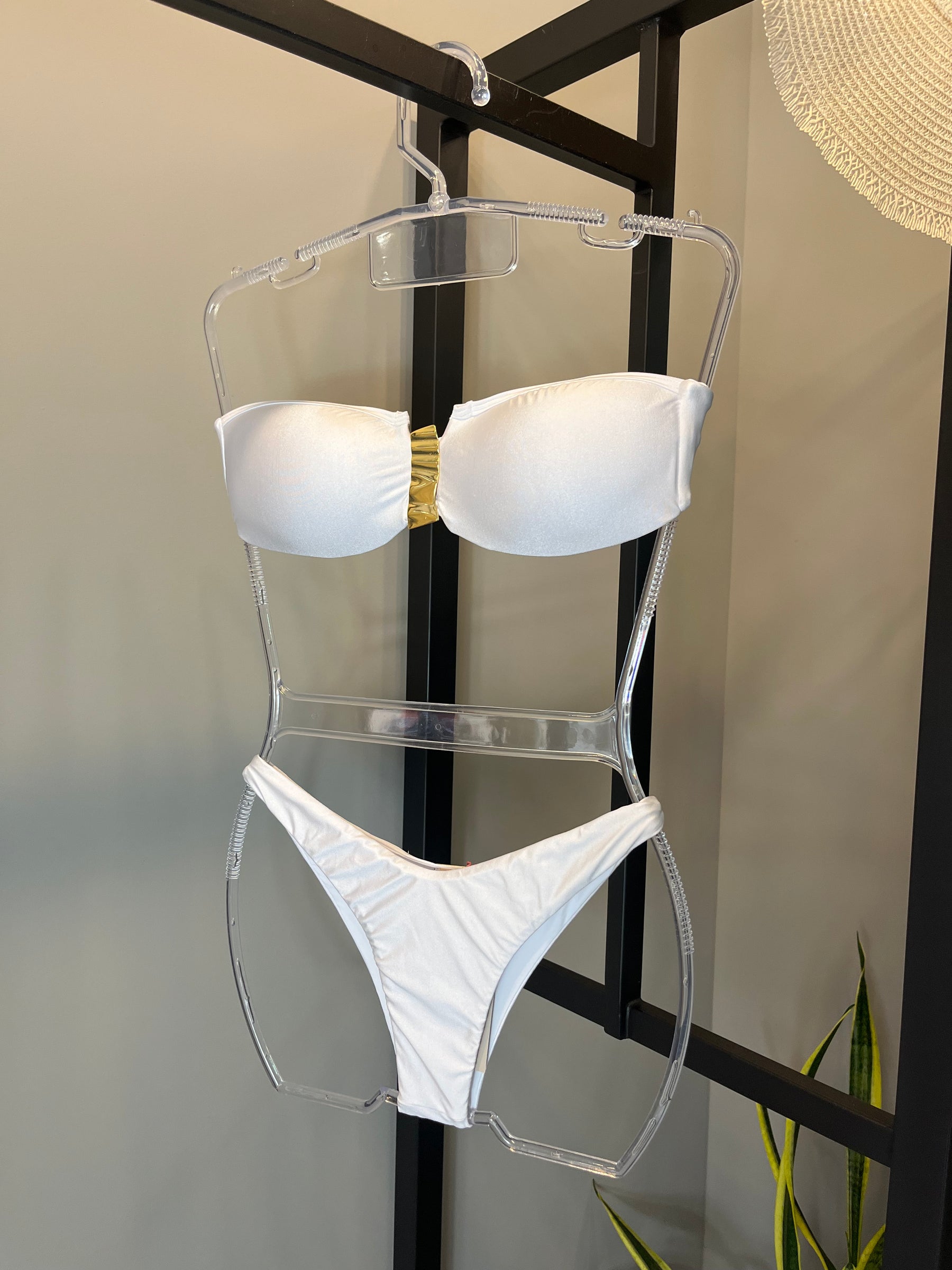 Biquini tomara que caia fivela branco