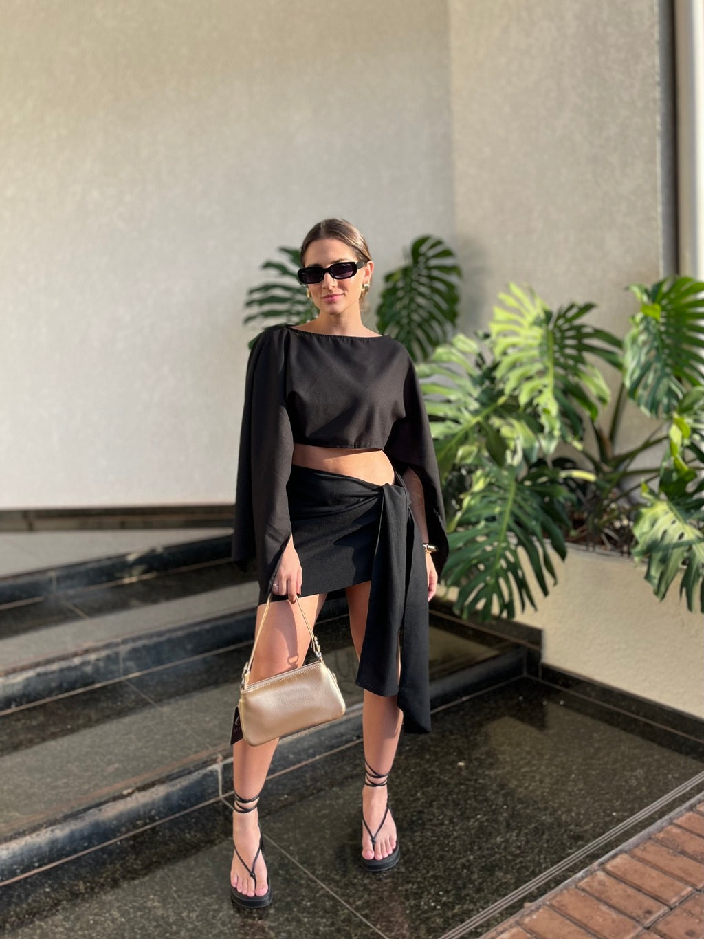 Conjunto Feminino em Linho com Bata e Saia Preto- Hadassa