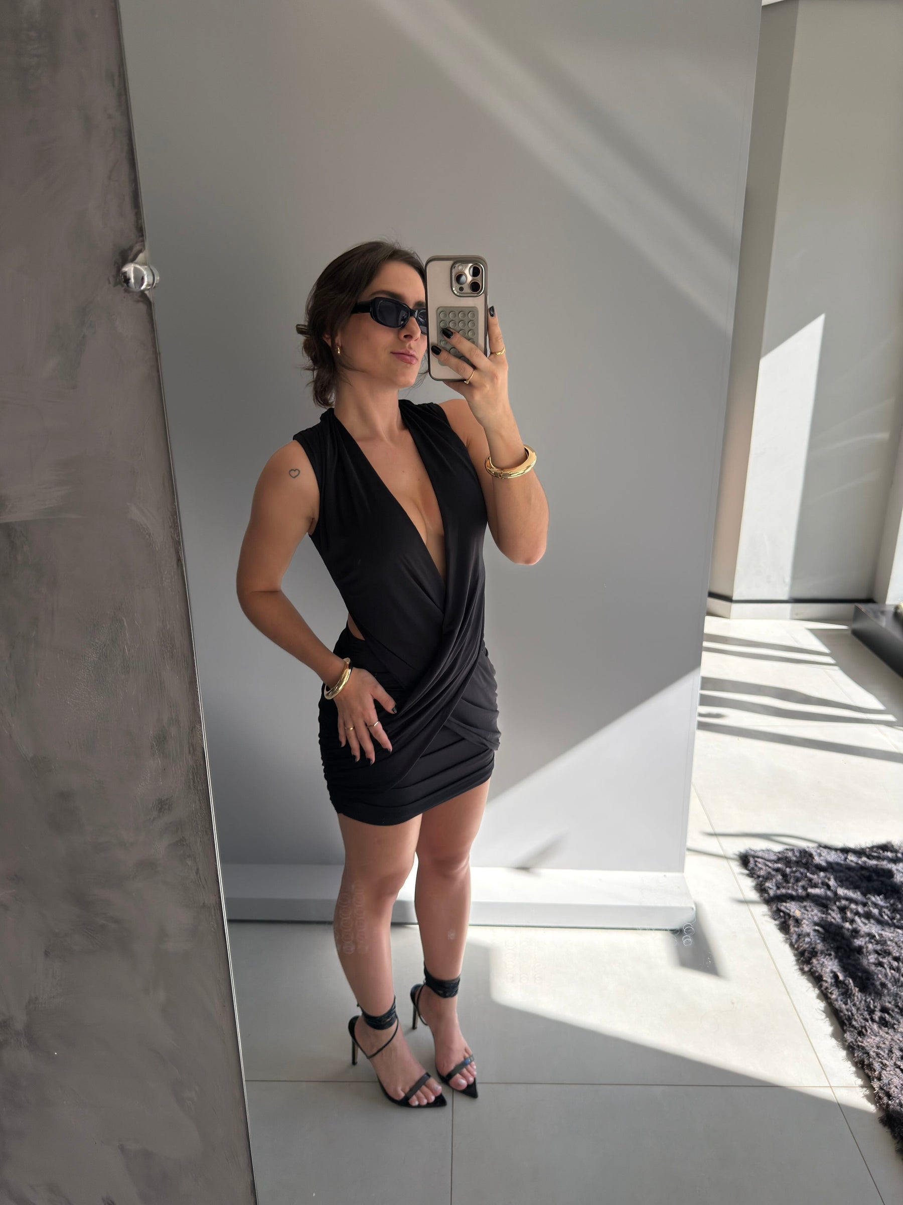 Vestido Curto com Decote cruzado Ivi