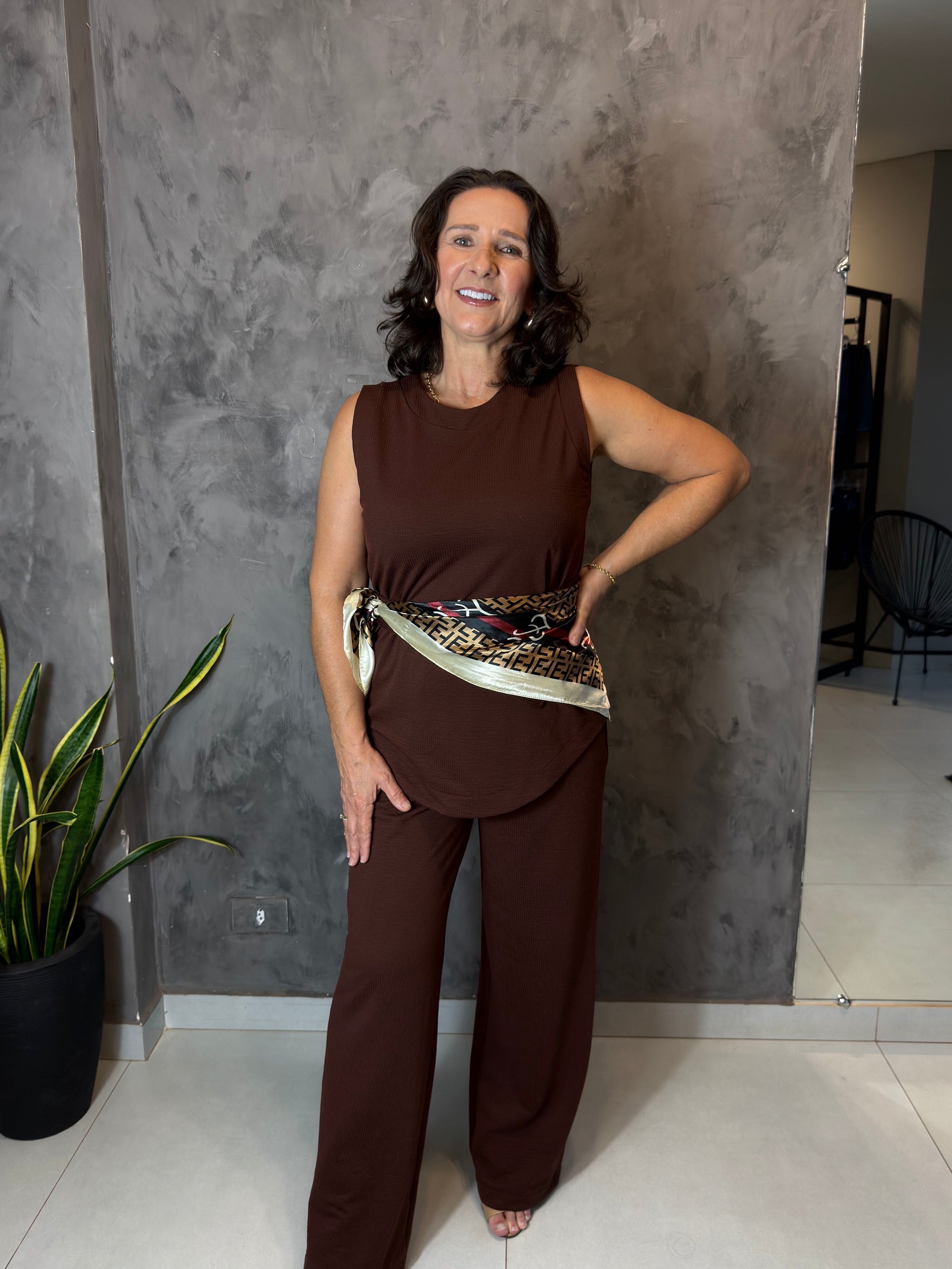 Conjunto Blusa e Calça Textura Avelã
