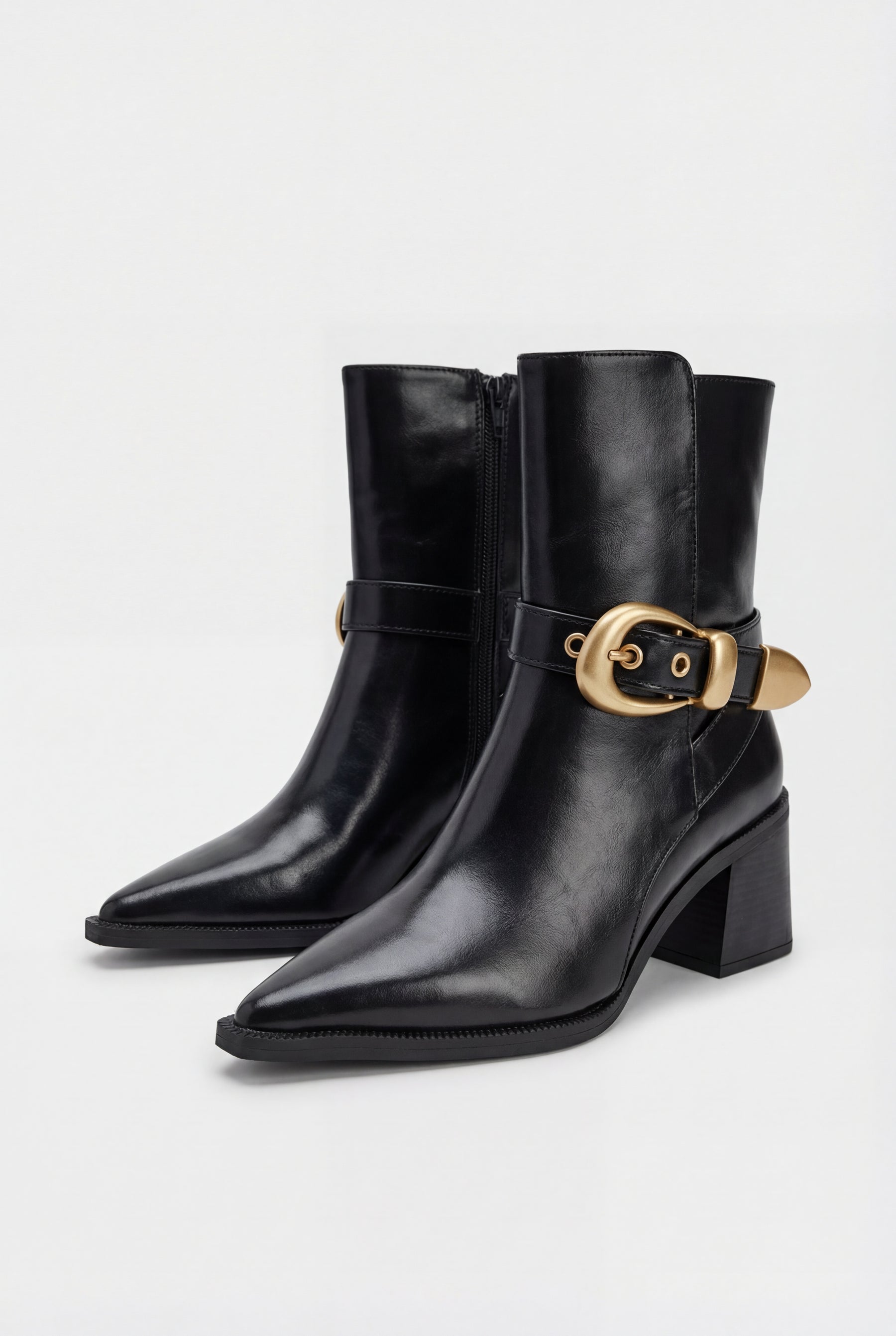 Bota Couro Fivela Bárbara Preto