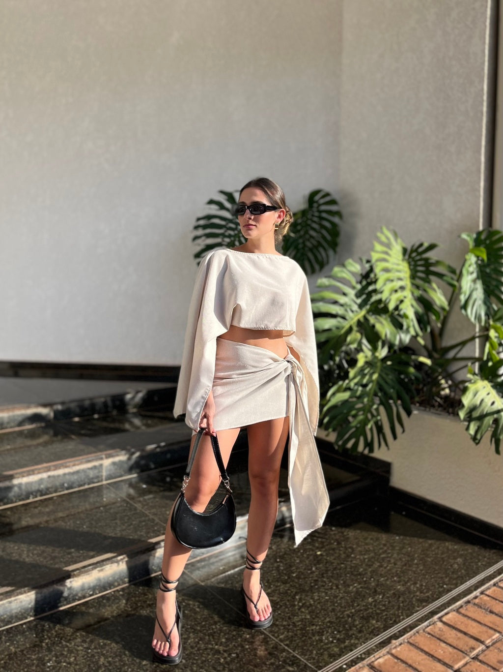 Conjunto Feminino em Linho com Bata e Saia Bege- Hadassa