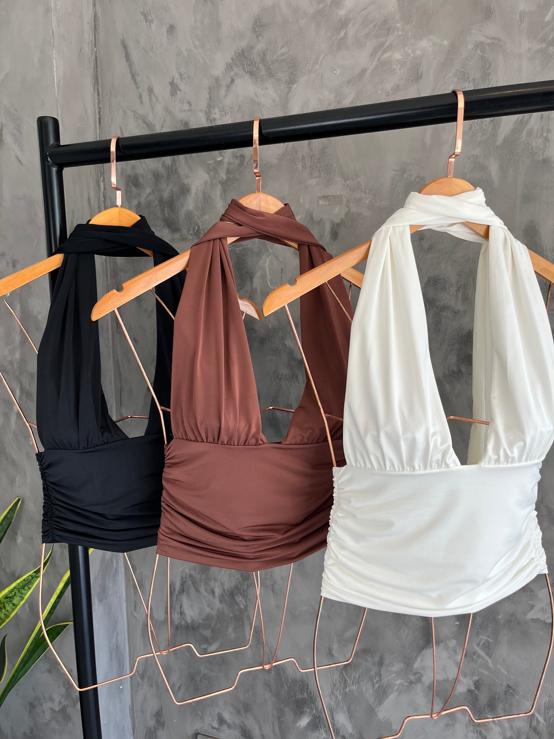 Blusa Cropped Multiformas Poliamida