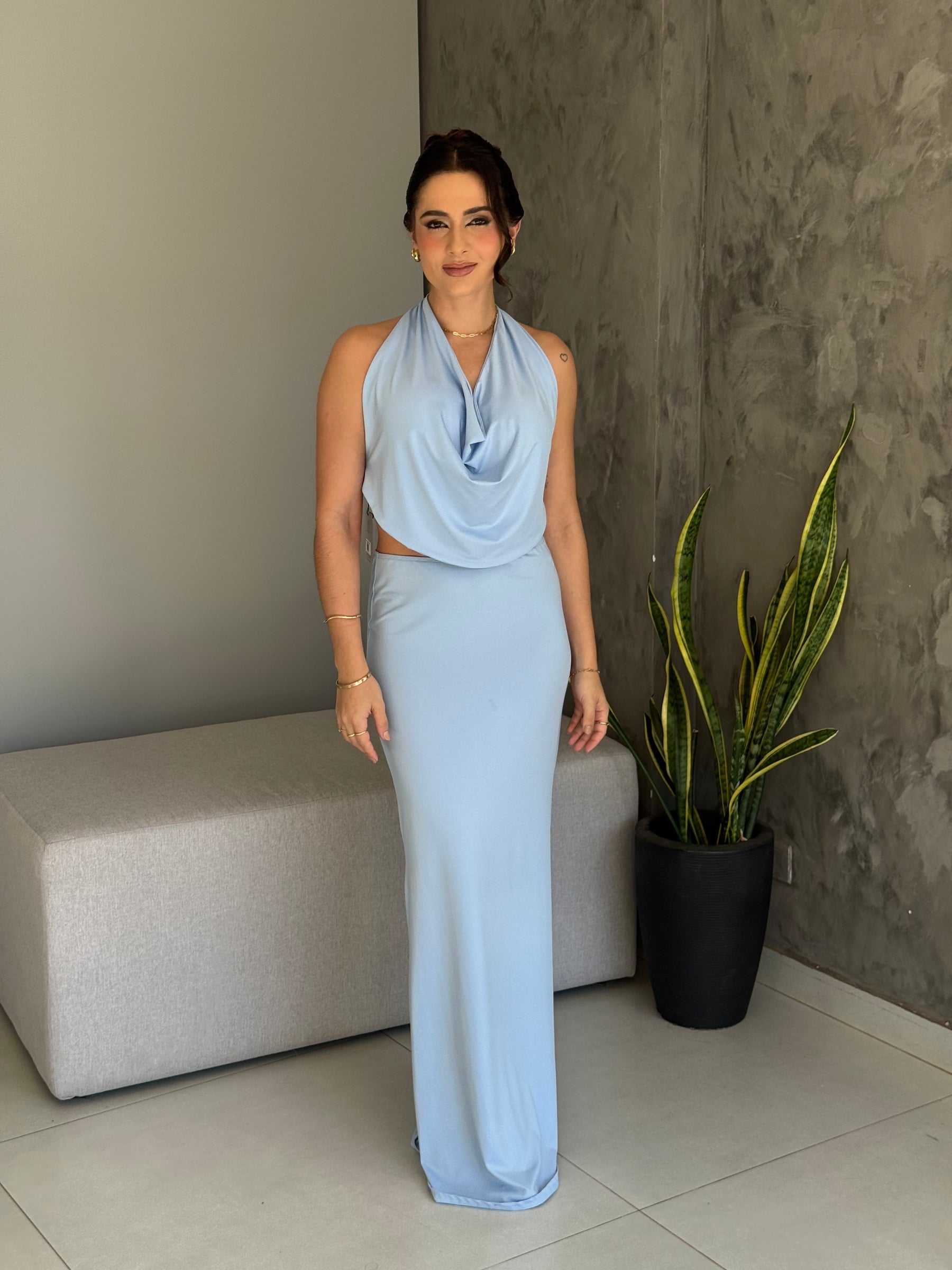 Conjunto Longo Azul Serenity Decote Drapeado – Elegância para Festas