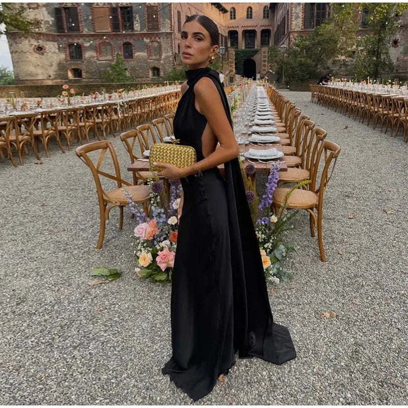 Vestido Longo de Cetim Ombro Único e Capa Lateral Melissa para Festa