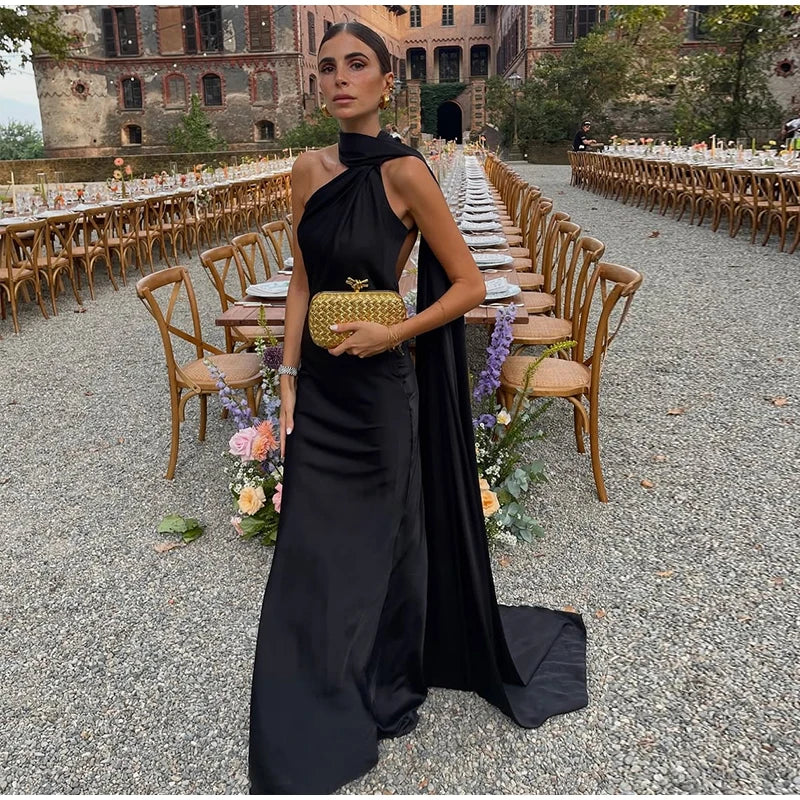 Vestido Longo de Cetim Ombro Único e Capa Lateral Melissa para Festa