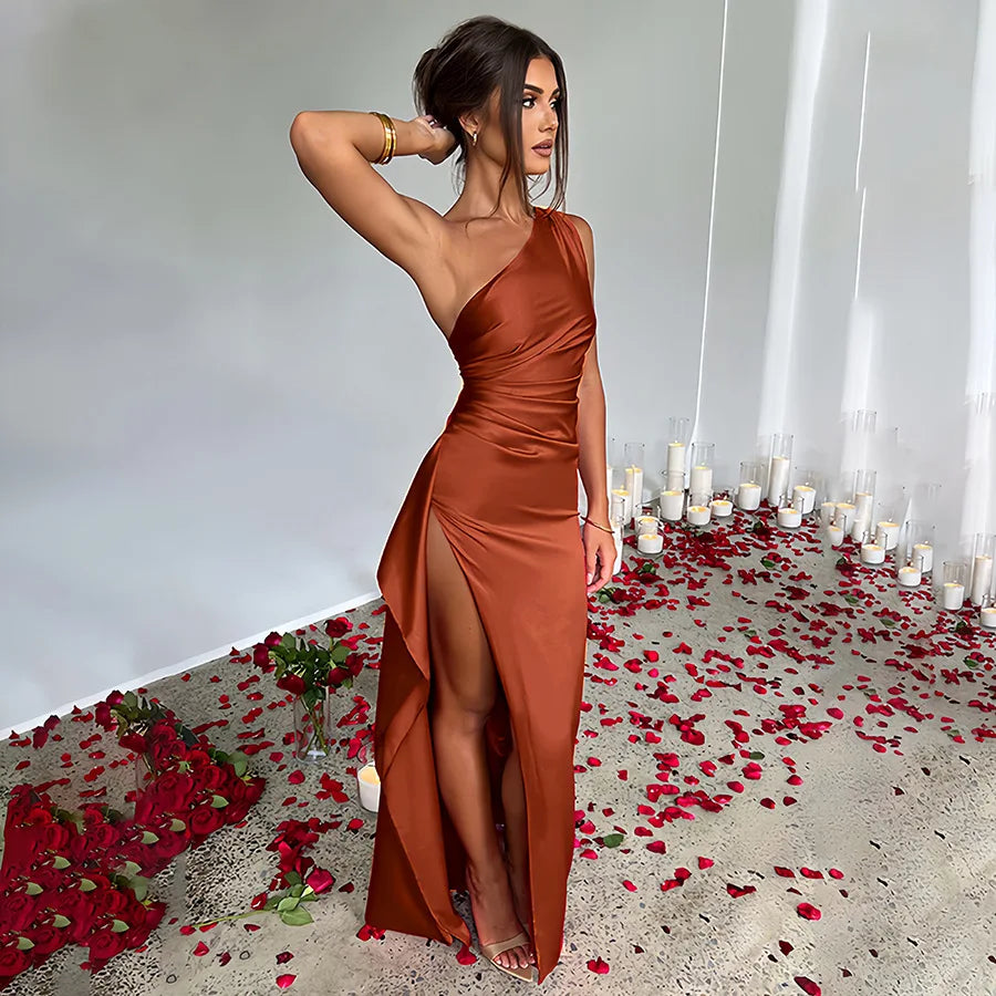 Vestido Longo Vermelho de Um Ombro Só com Fenda – Moda Festa Elegante