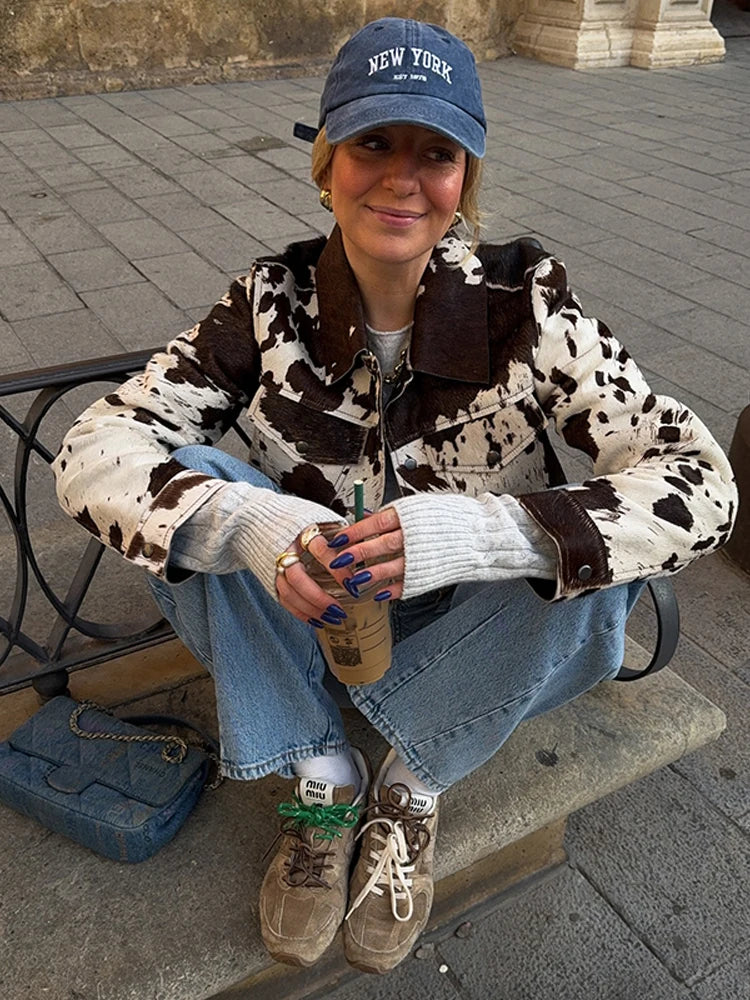 Jaqueta Feminina Estampa Animal Print Cow para Inverno