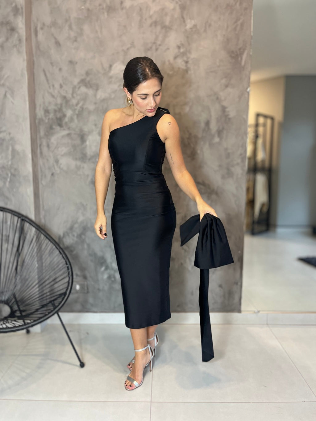 Vestido Feminino Midi Social Laço com Cauda