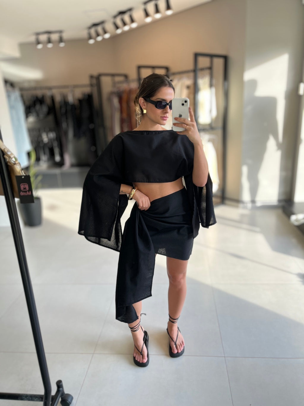 Conjunto Feminino em Linho com Bata e Saia Preto- Hadassa