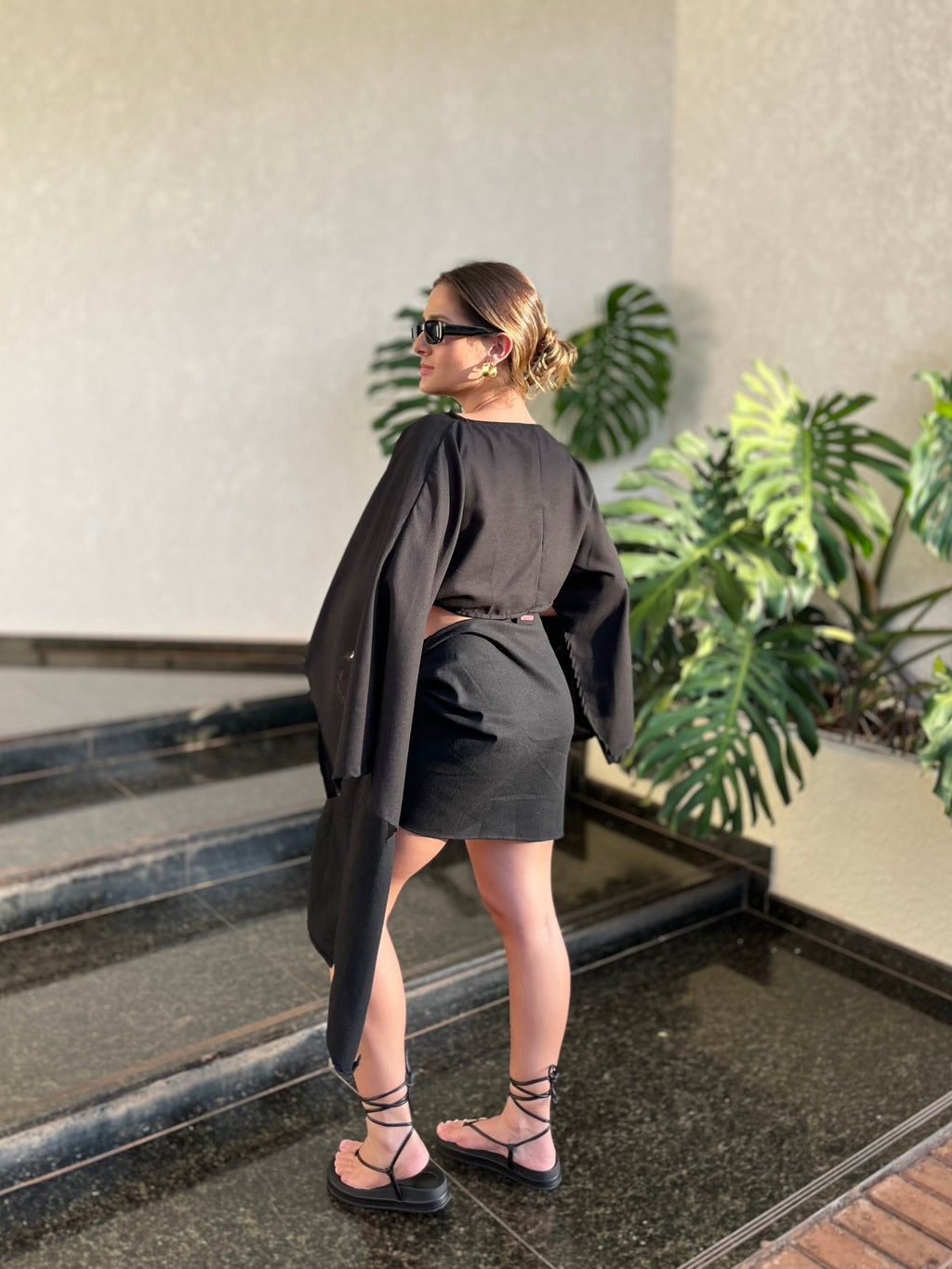 Conjunto Feminino em Linho com Bata e Saia Preto- Hadassa