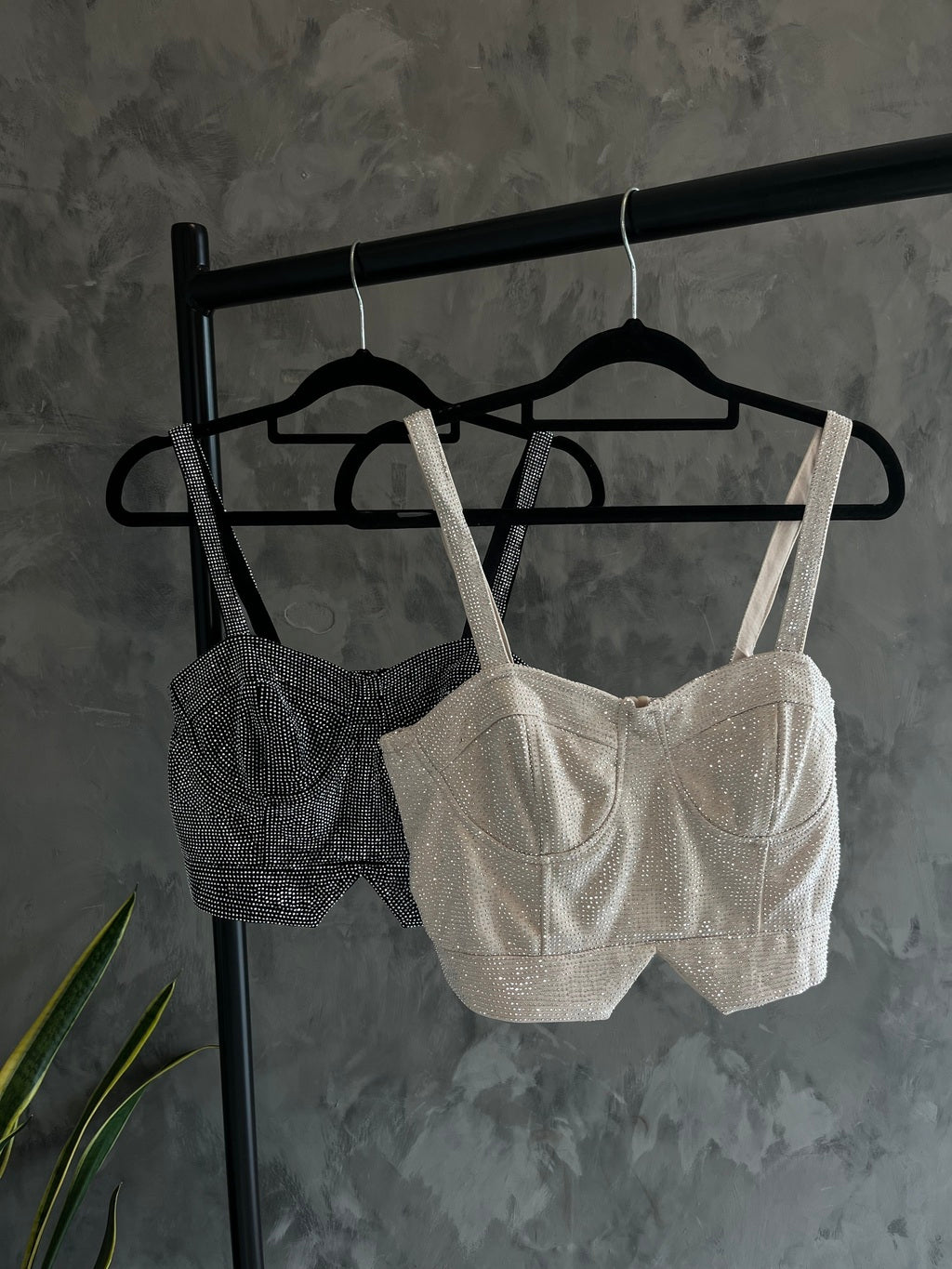 Cropped Feminino Cravejado com Brilho