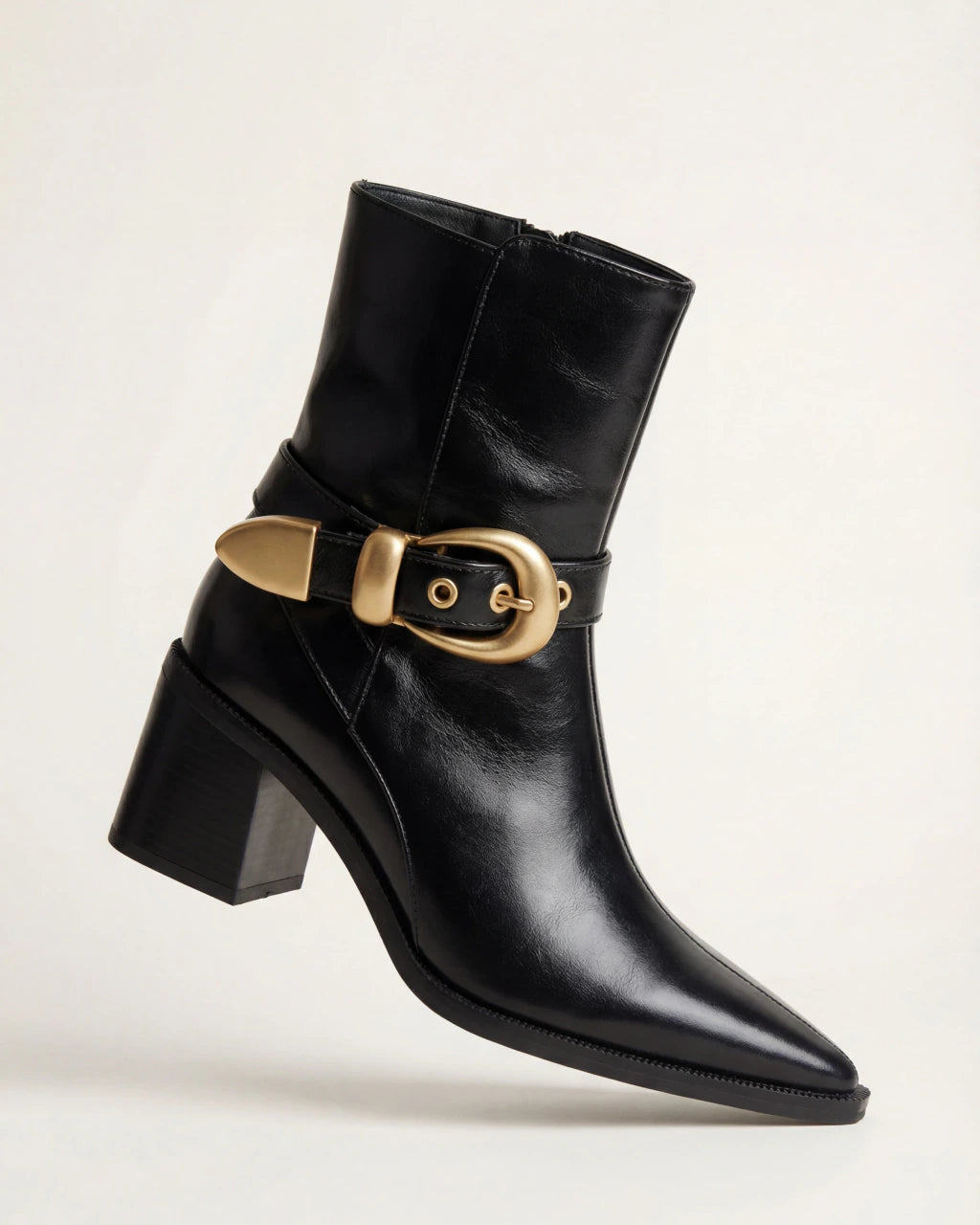 Bota Couro Fivela Bárbara Preto