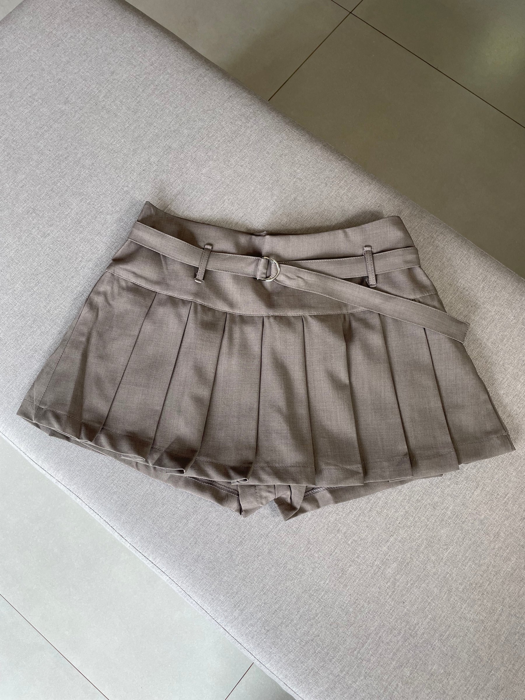 Mini Saia Alfaiataria de Pregas - Shorts Saia