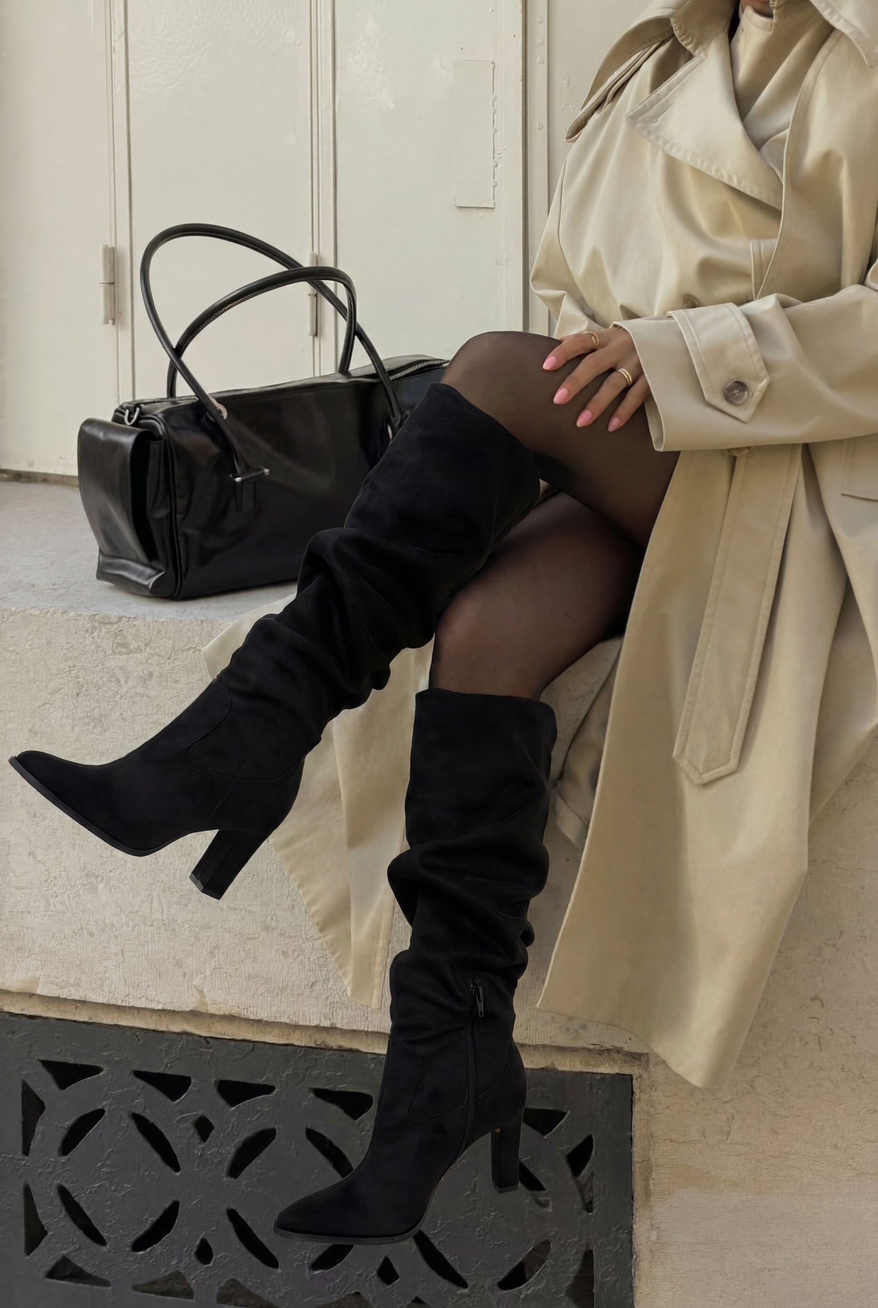 Bota Camurça Slouchy Betina Preta