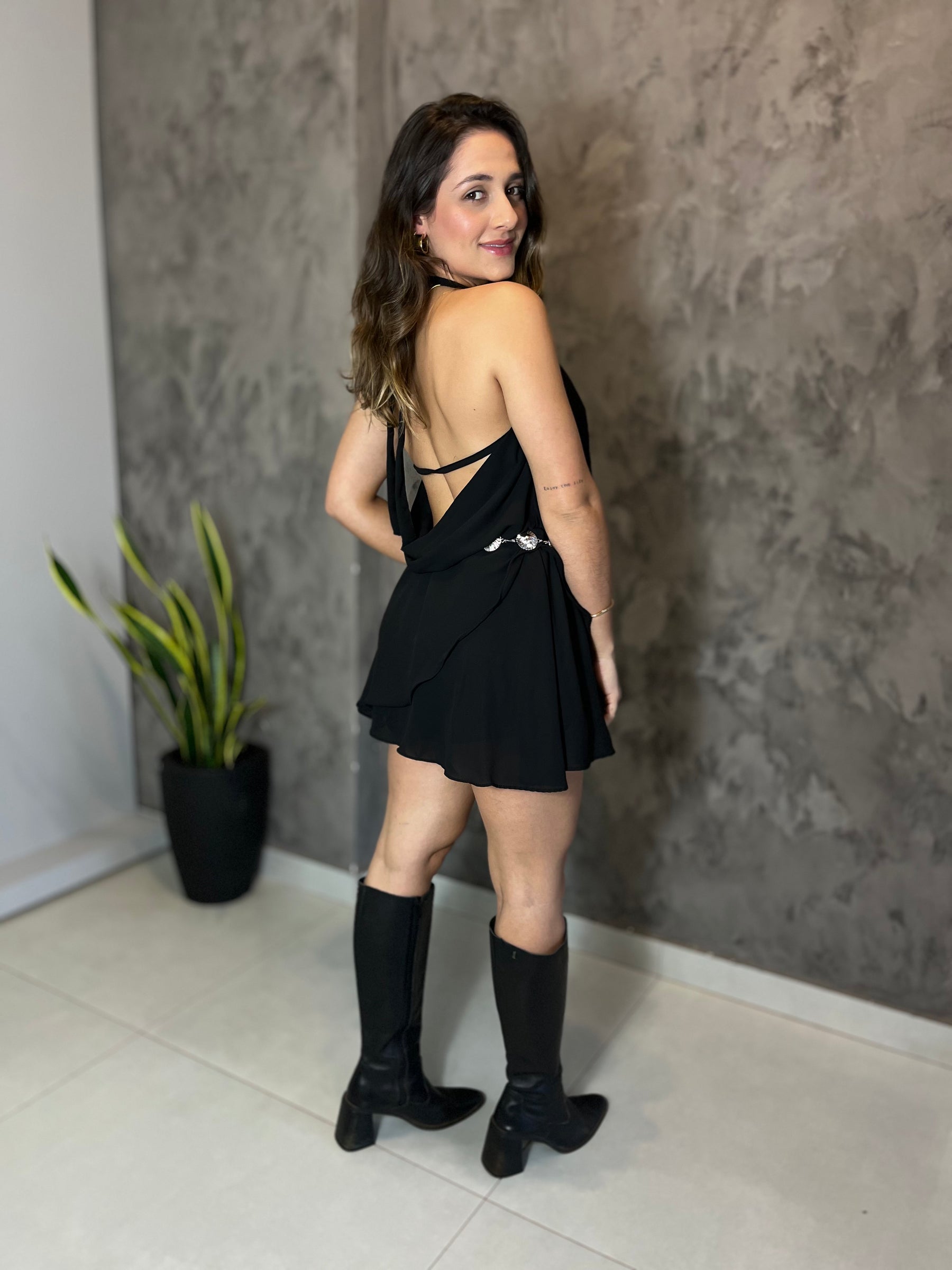 Macaquinho Vestido Curto Gola Degage Verão- Cris