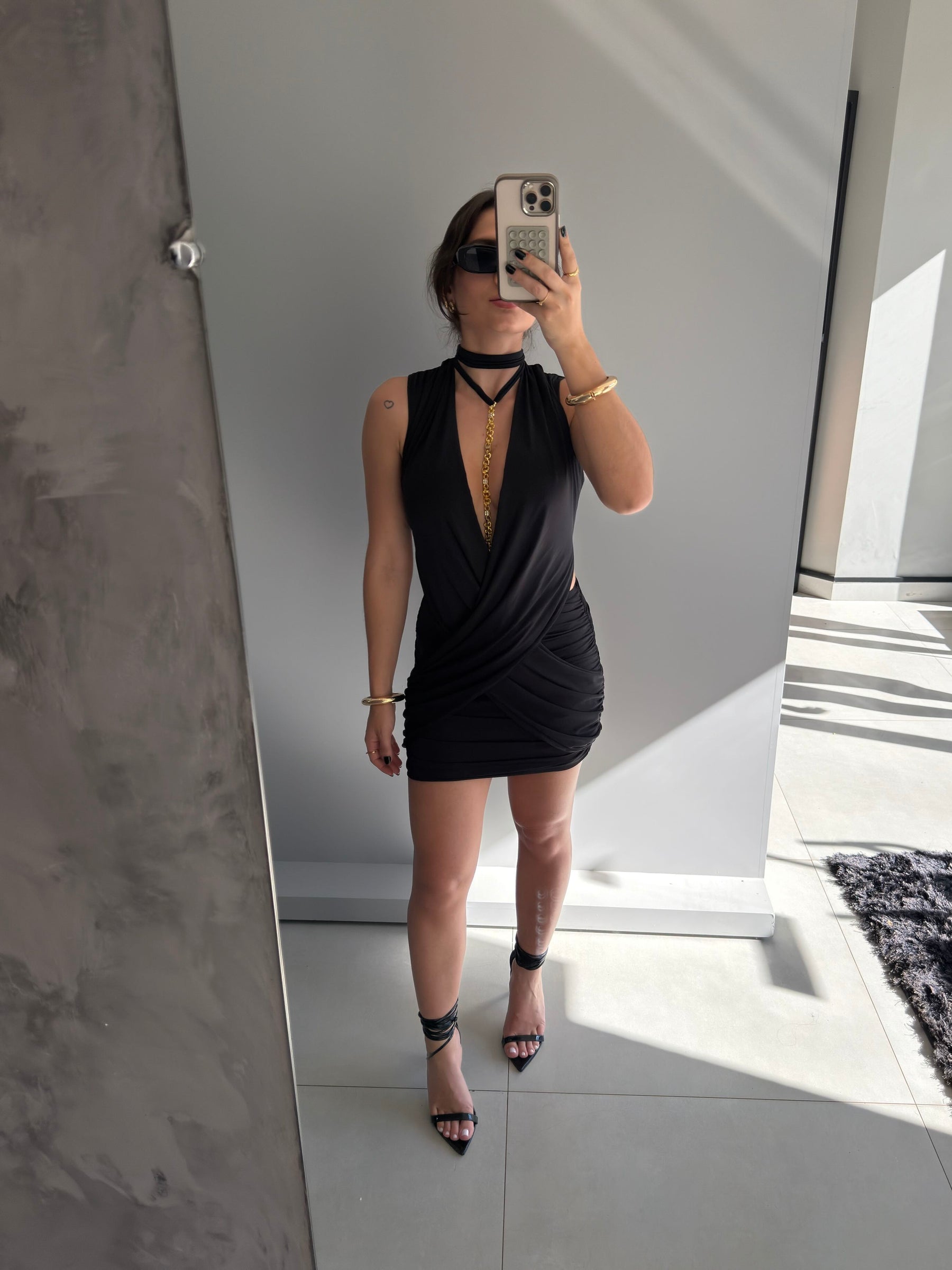 Vestido Curto com Decote cruzado Ivi