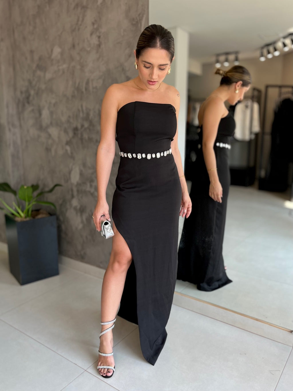 Vestido Feminino com Pedrarias de Festa