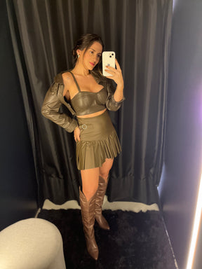 Conjunto Couro Feminino Western Marrom Saia de Pregas