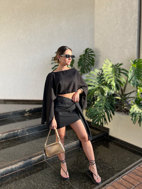 Conjunto Feminino em Linho com Bata e Saia Preto- Hadassa
