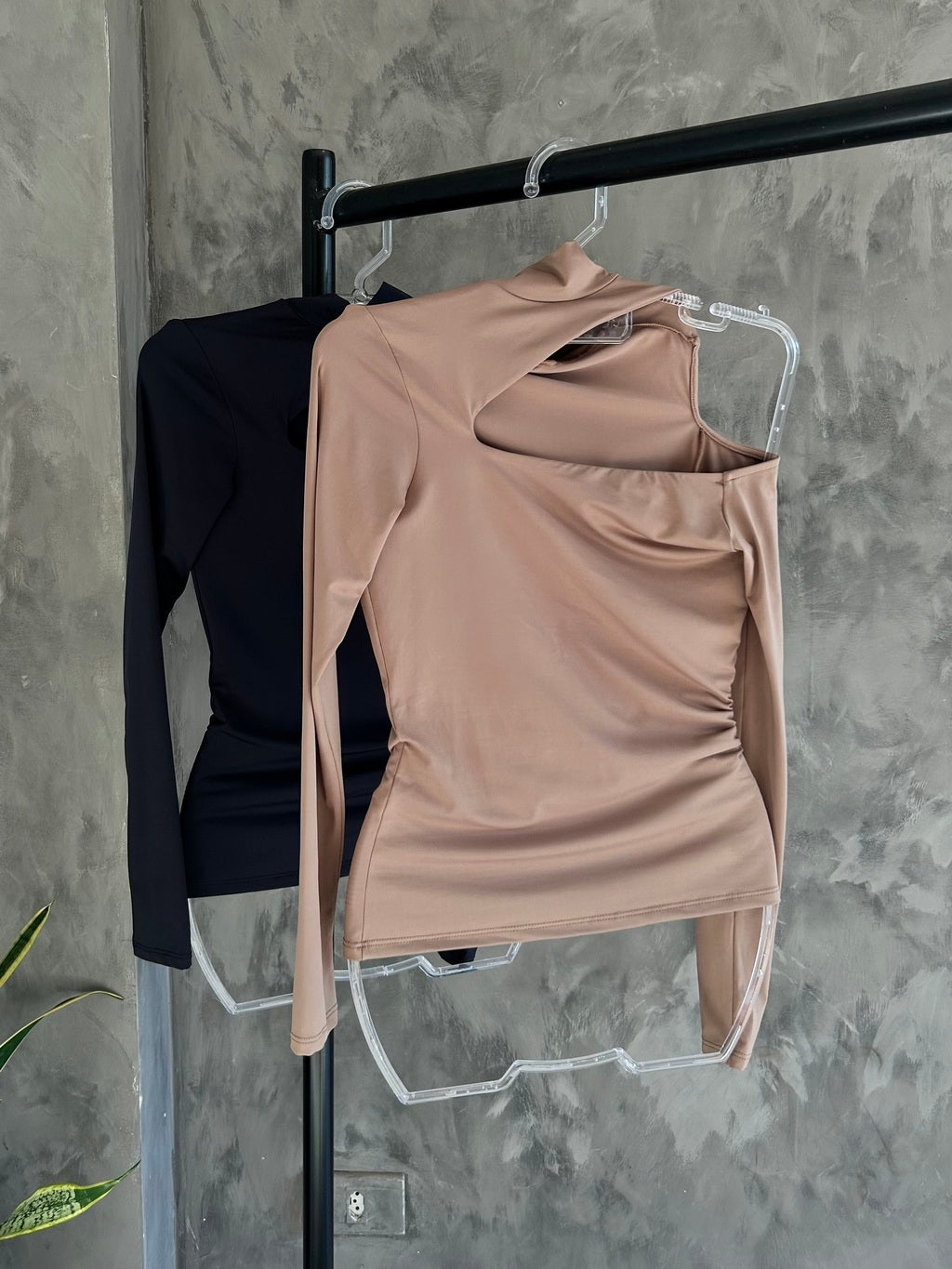 Blusa Manga Longa Recorte Lua