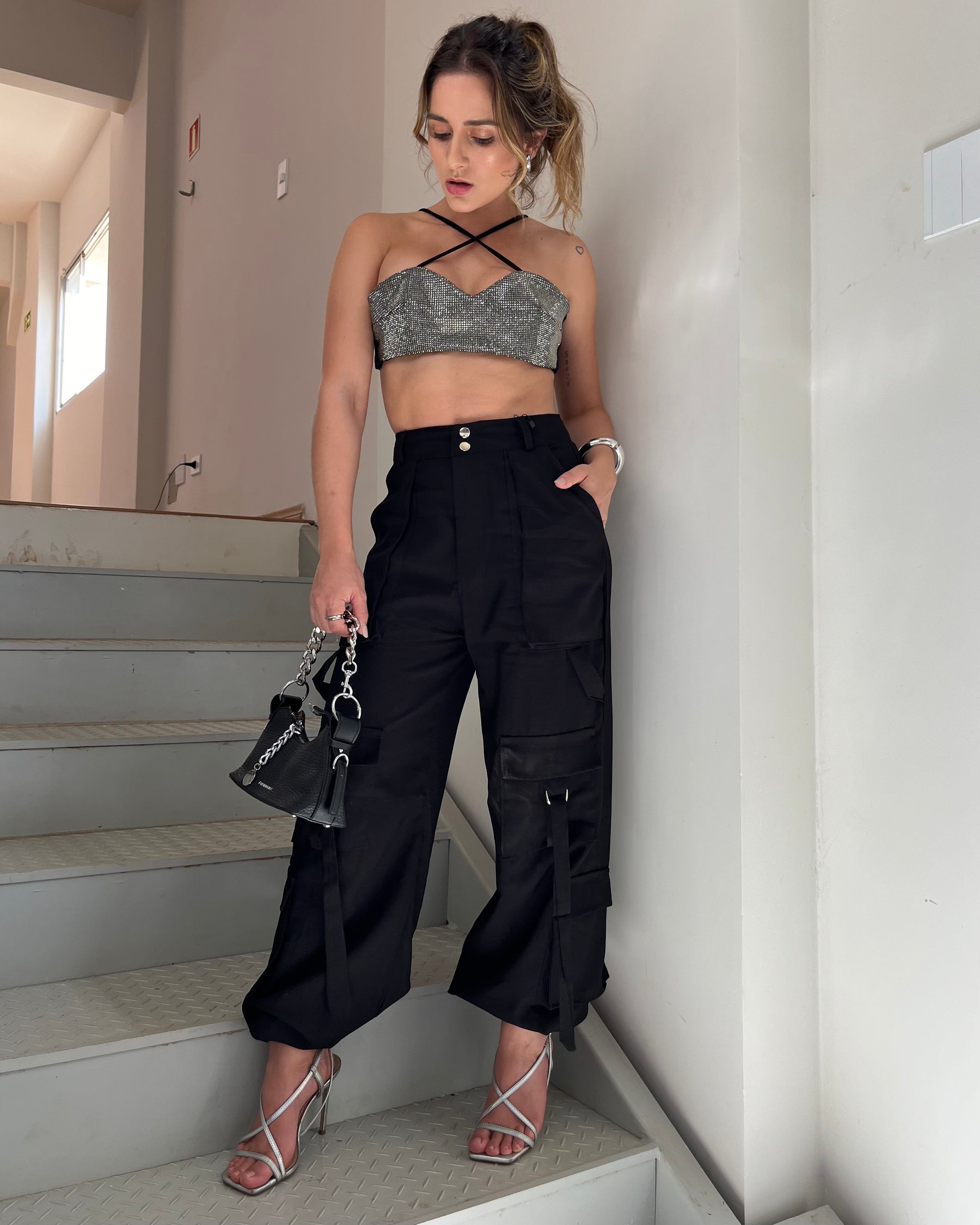 Calça Feminina Cargo Max com Bolsos