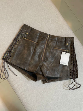 Micro Shorts Couro Ilhós Marrom