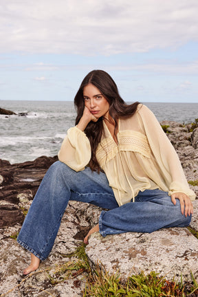 Blusa Fluid Renda Crepon Manteiga