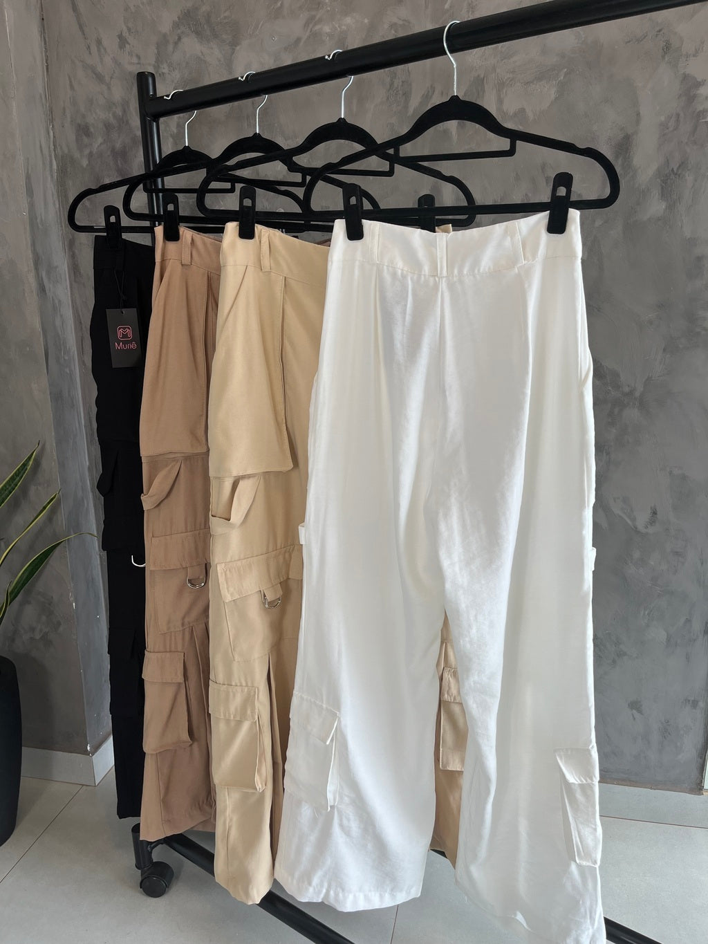 Calça Feminina Cargo Max com Bolsos