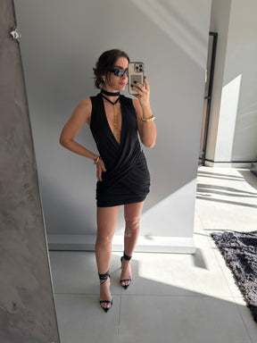 Vestido Curto com Decote cruzado Ivi