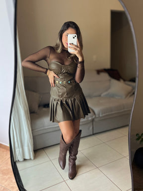Vestido Tomara que Caia Couro Plissado
