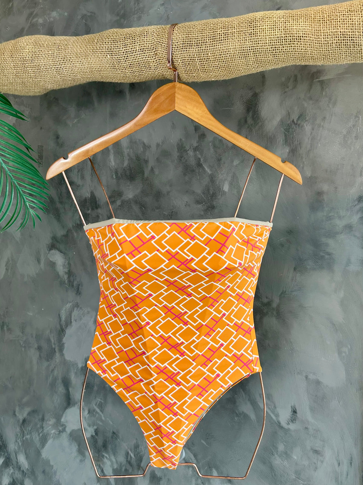 Maiô Tomara que caia reto estampa laranja
