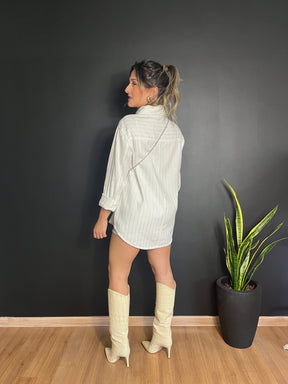 Jaqueta Jeans Oversized com Brilho Strass – Look Ana Castela