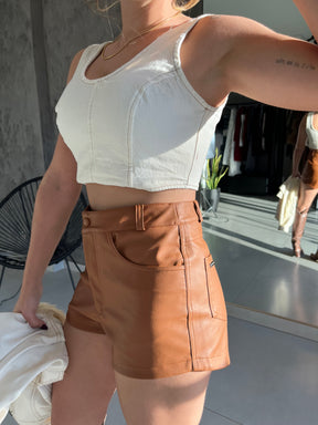 Shorts Feminino Curto de Couro- Leona Martins