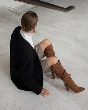 Bota Camurça Slouchy Betina Caramelo