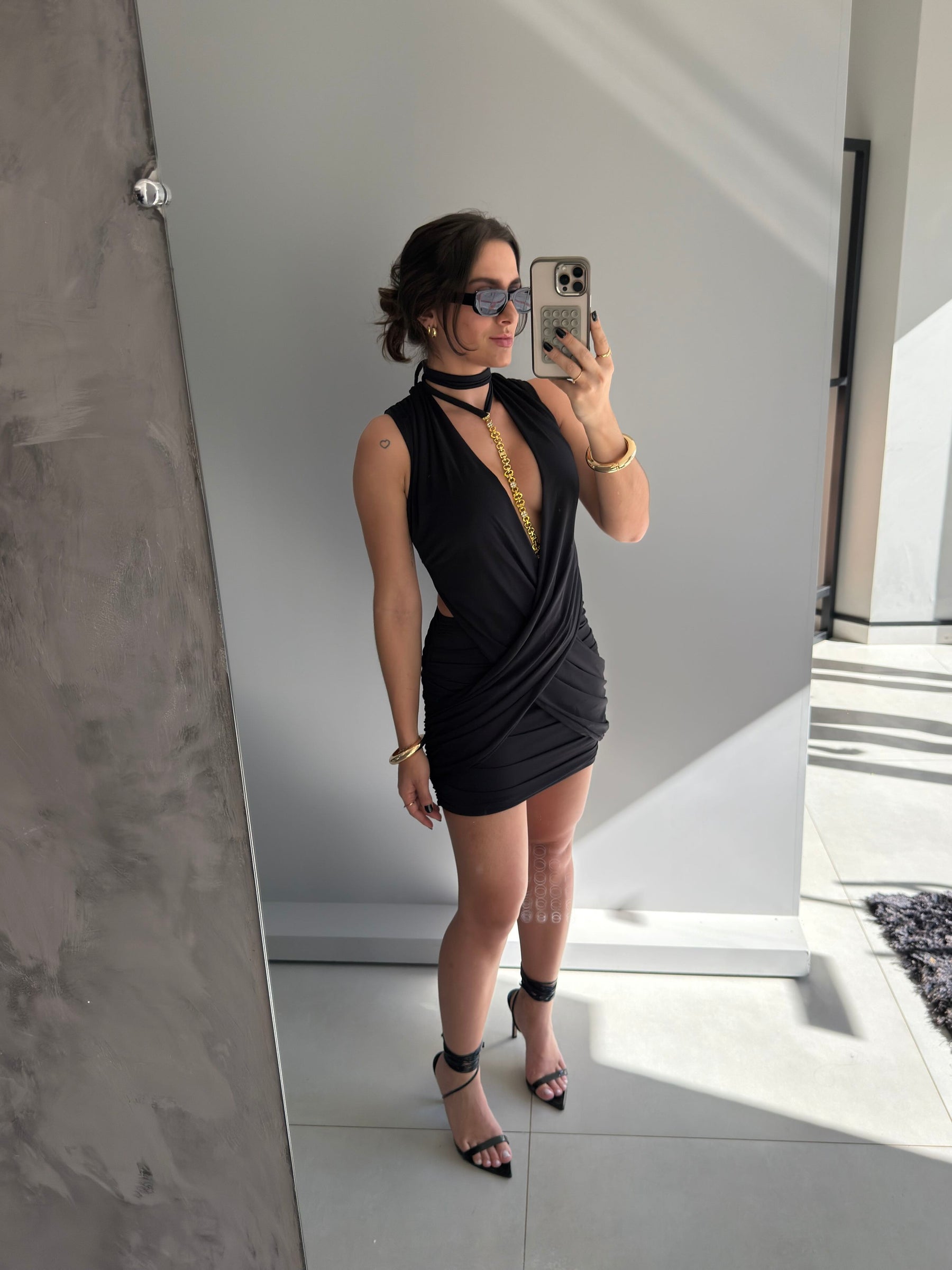 Vestido Curto com Decote cruzado Ivi