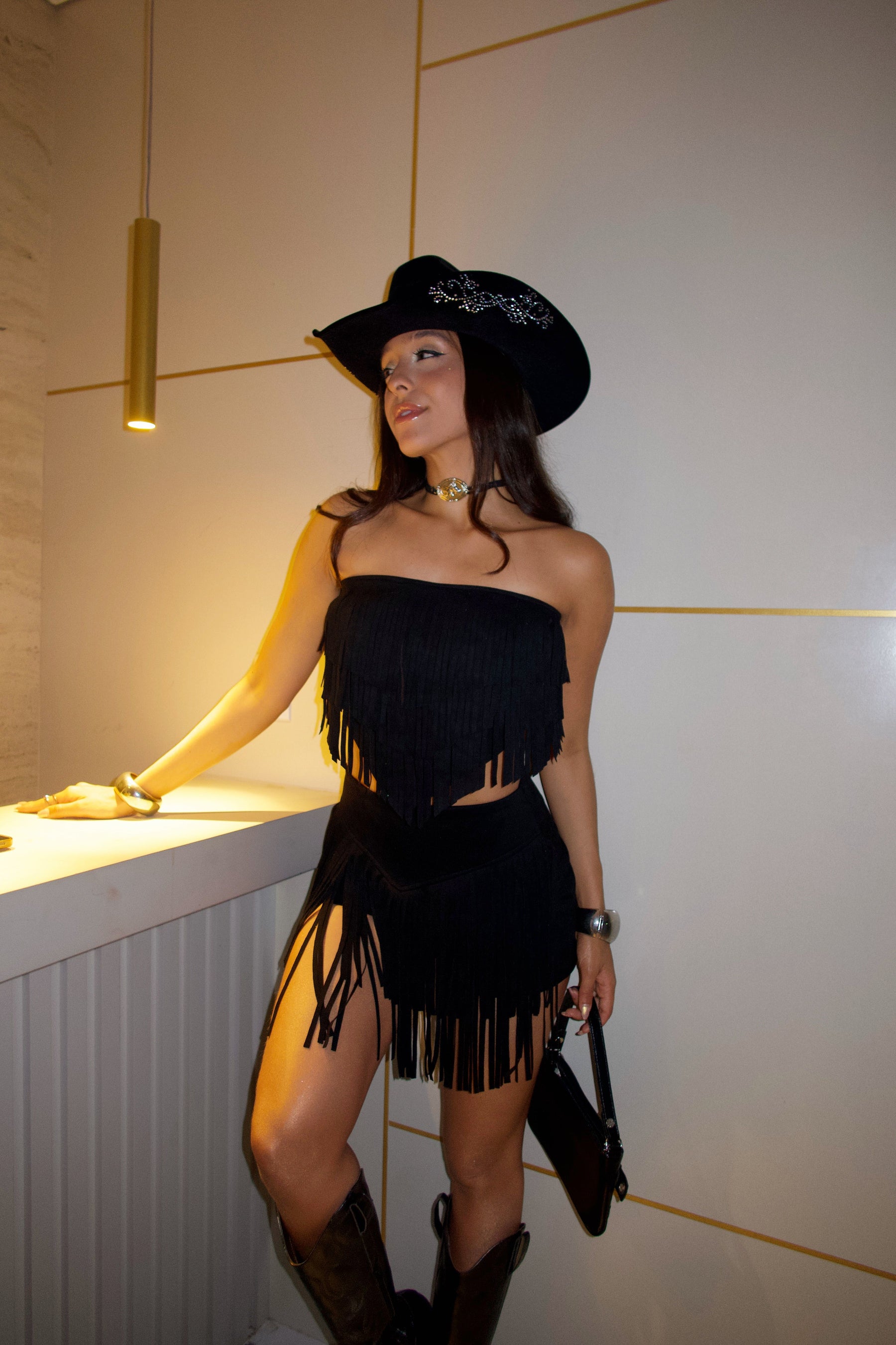 Conjunto Saia e Cropped de Franjas Suede Western Rodeio