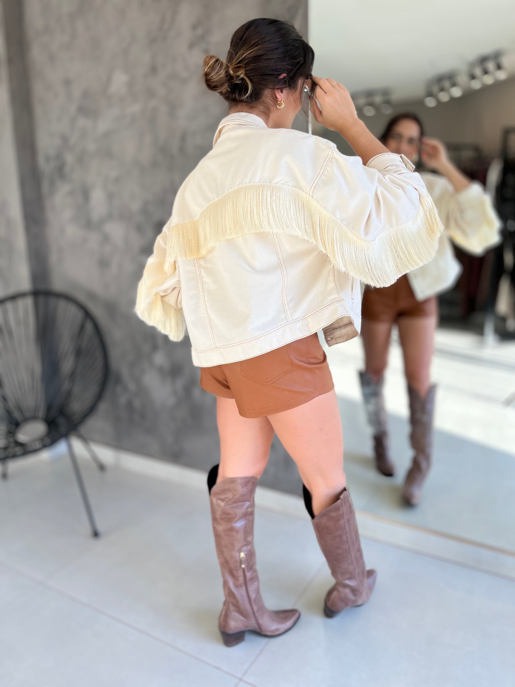 Jaqueta Feminina Jeans com Franjas Western- Off white