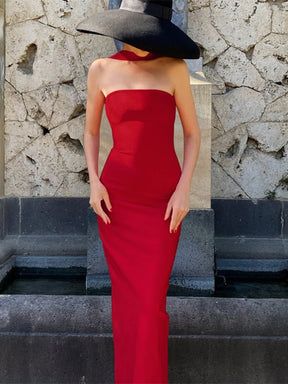 Vestido Longo Branco Justo com Decote Assimétrico – Moda Festa Elegante