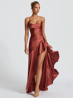 Vestido Longo de Cetim com Fenda Lateral – Moda Festa Elegante