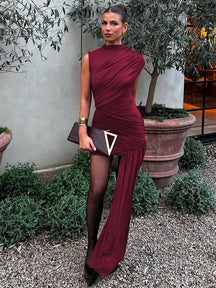 Vestido Feminino Curto Drapeado Assimétrico com Gola Alta – Moda Festa Elegante
