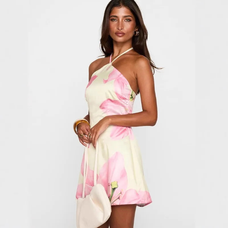 Vestido Curto Floral Rosa e Creme com Alças Halter – Look Feminino Elegante