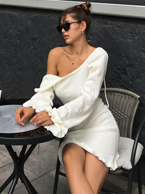 Vestido Feminino Preto Ombro a Ombro em Tricô – Elegância Outono/Inverno