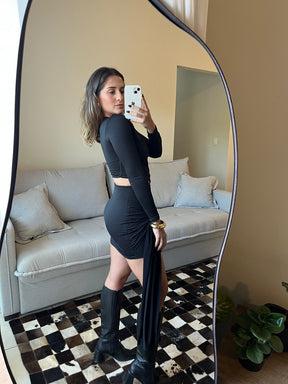 Vestido Curto Manga Longa Recortes