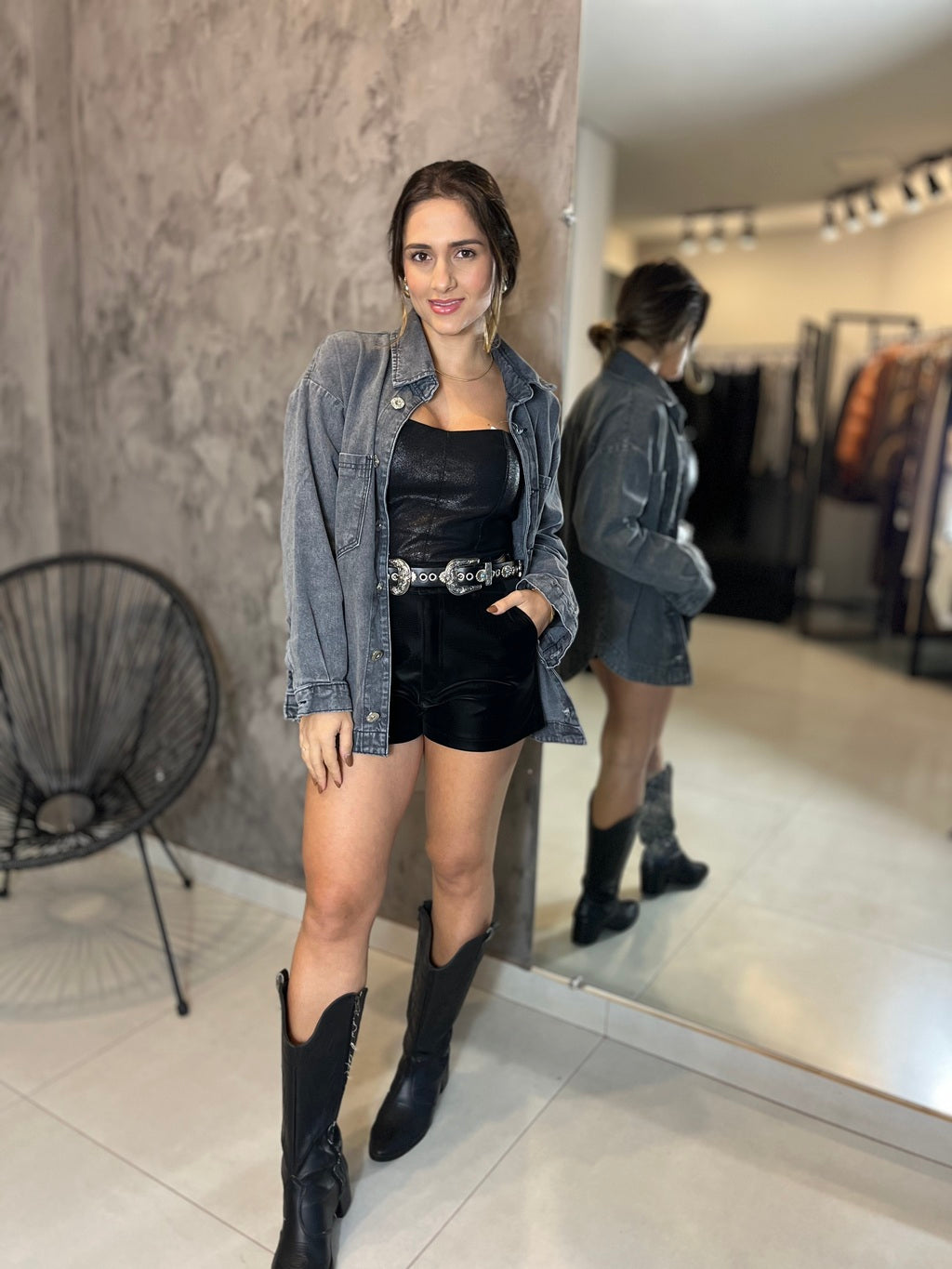 Shorts couro em veludo