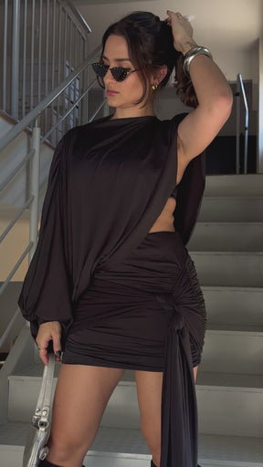 Vestido Curto Manga Única Tati